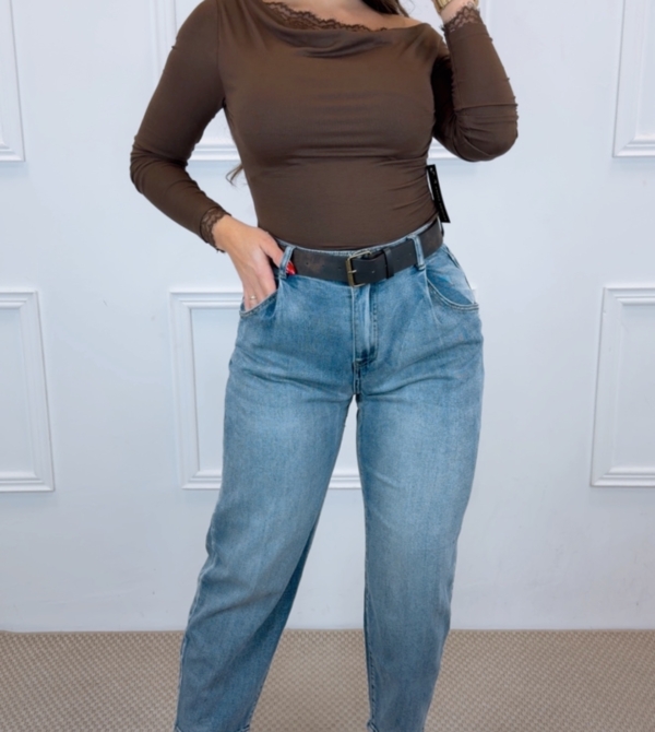 Jeans balon con cinturón